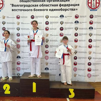 2 место: Ильина Яна 5 класс. 3 место: Актуганова Эльмира 4а класс.